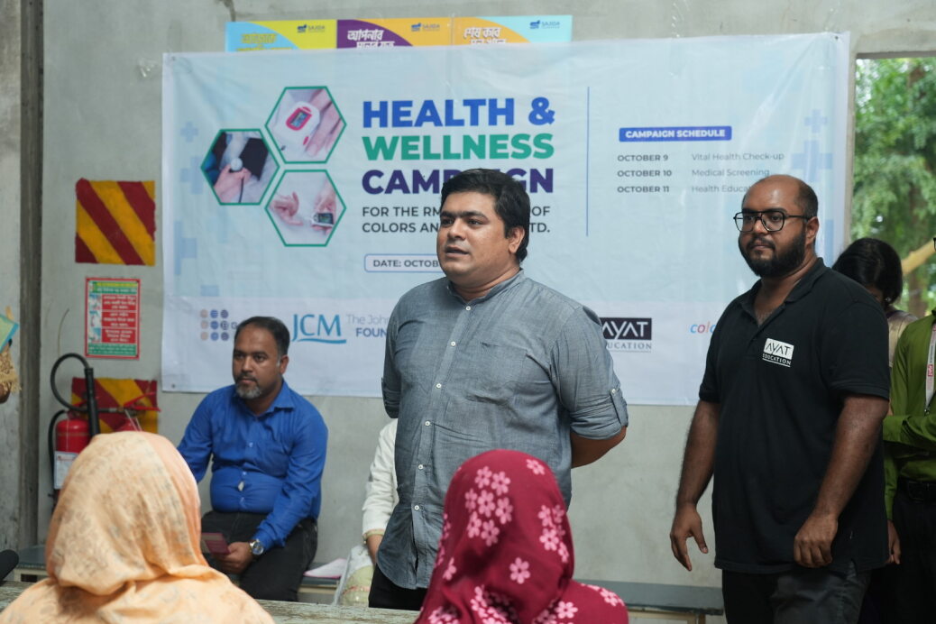 doctor speaking to the workers health education